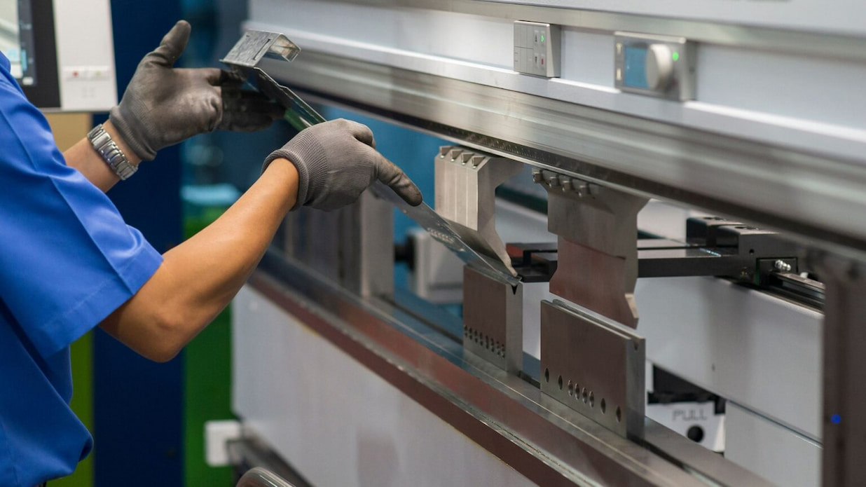 What are the basics of bending on a bending machine?